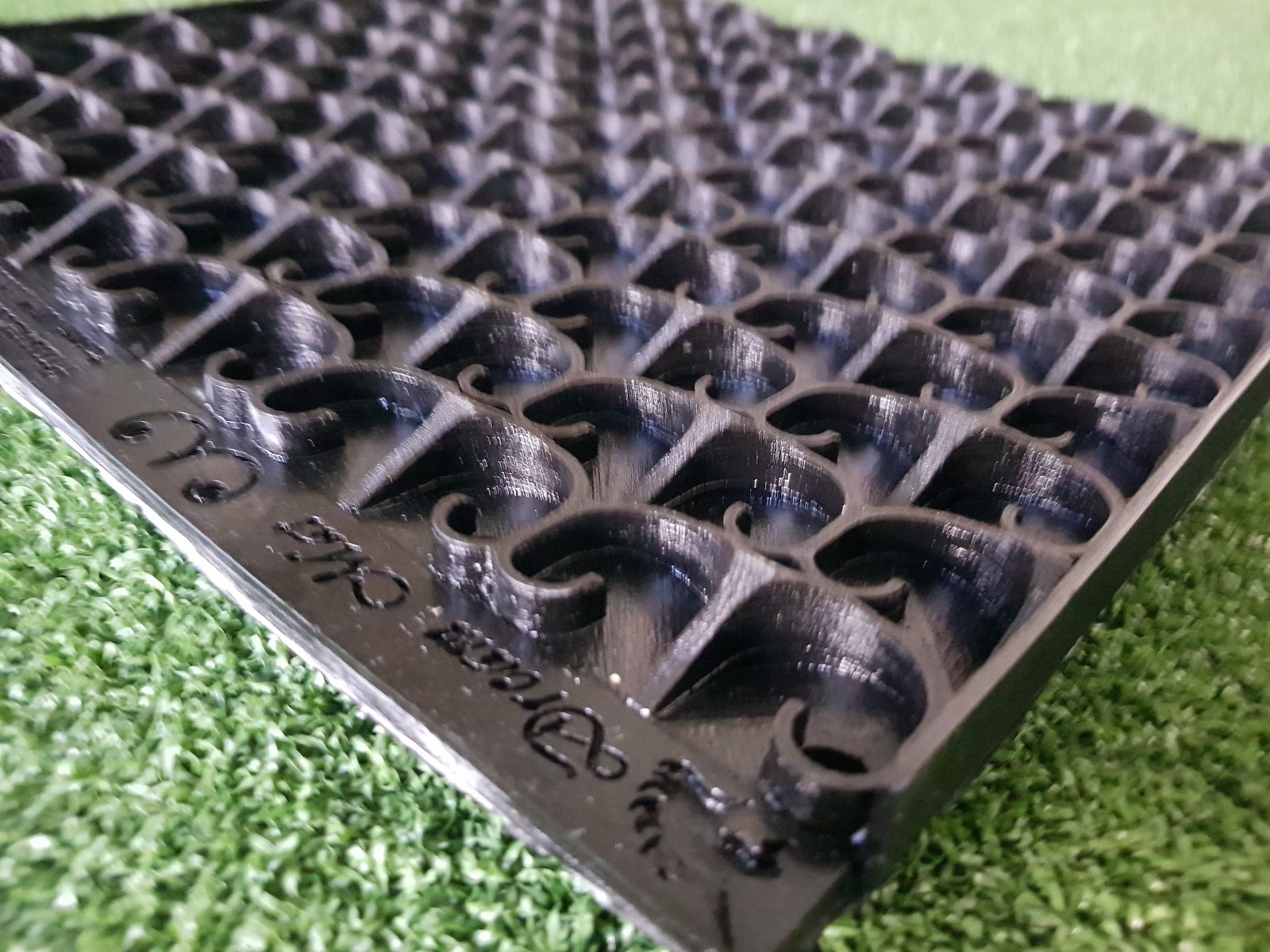 Black Mini Cell Dream Mat for the Gold Cube