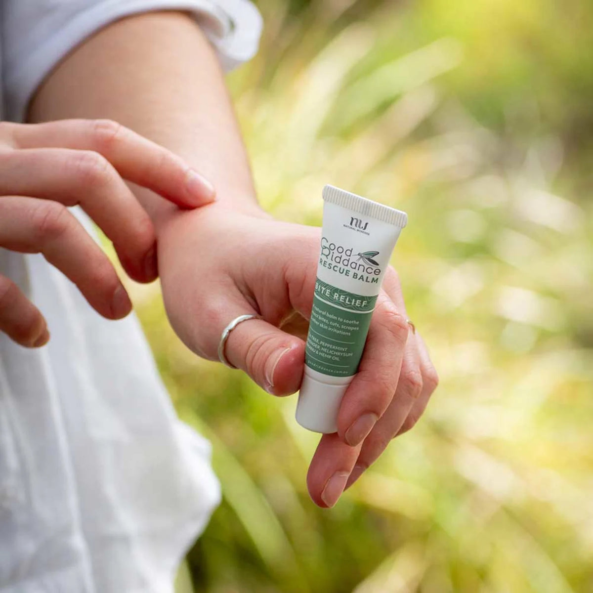 Produk Riddance Good Riddance Rescue Balm 10g